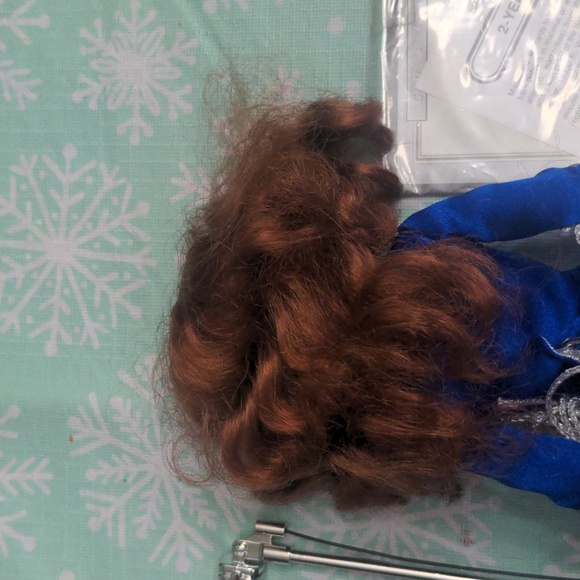 Collector Grand Opry Barbie Doll - Picture 10 of 11